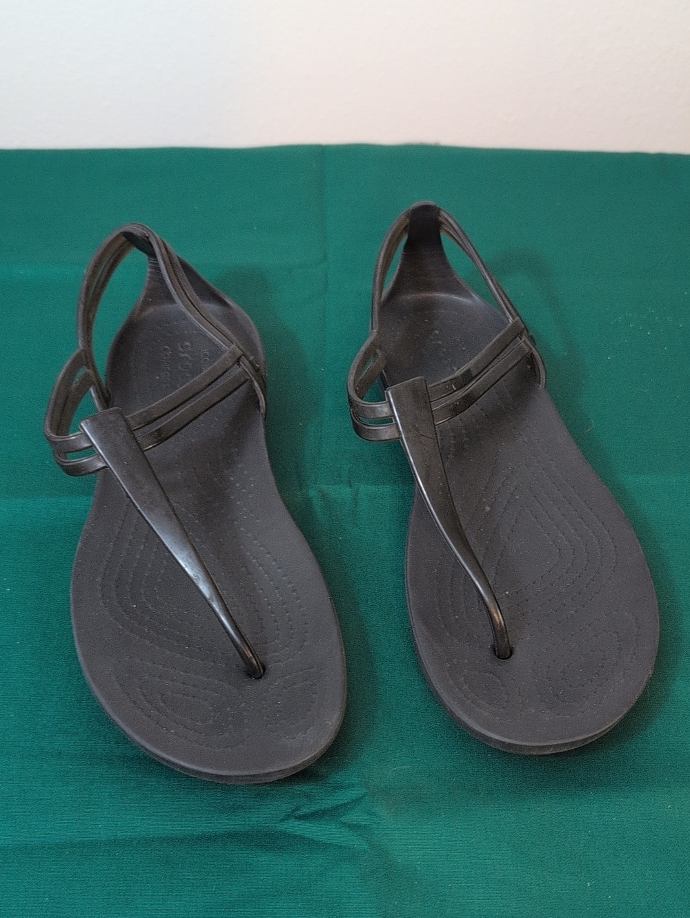 CROCS Women's Black T-Strap Slingback Sandals